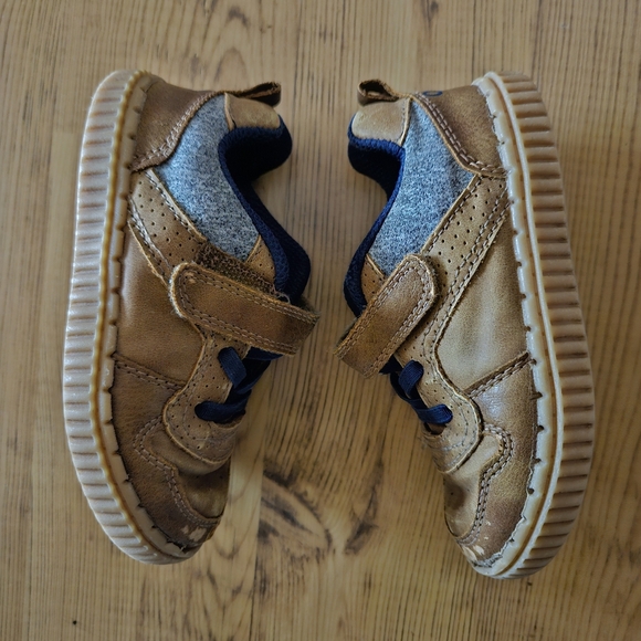 Oshkosh B'gosh Boys Sneakers - Picture 4 of 11